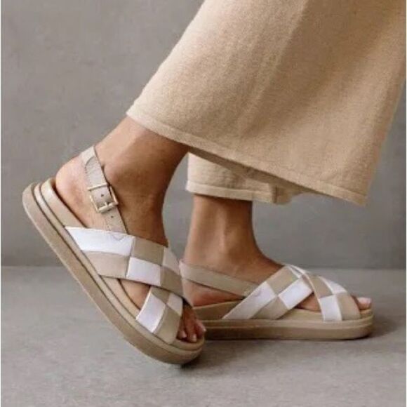ALOHAS Marshmallow Scacchi Sandal in Tan and White 39 - Picture 2 of 12